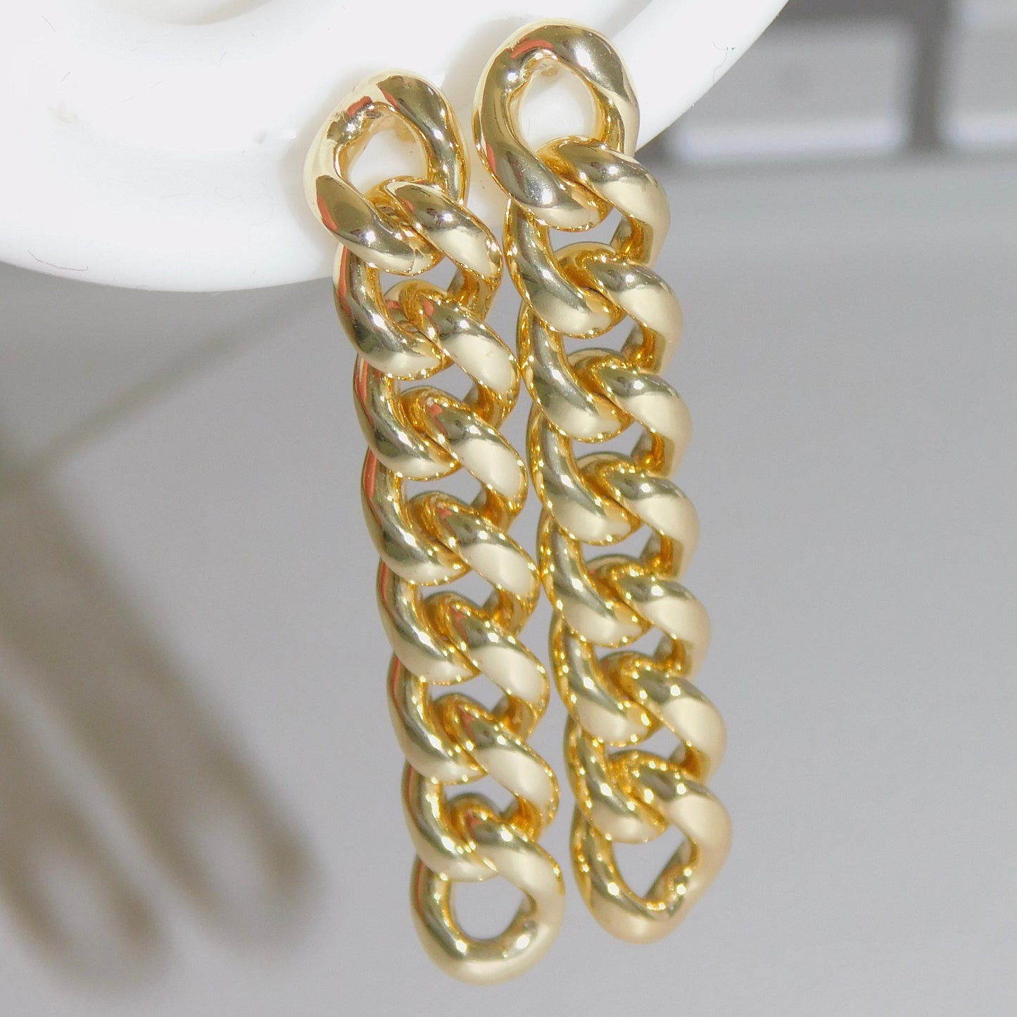 Hanging Links